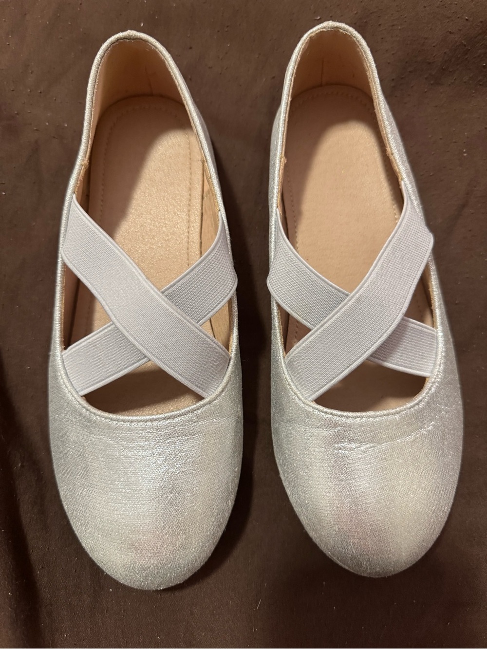 Girls Silver Mary Jane Flats Round Toe Slip-On Crisscross Straps size 3 (34)